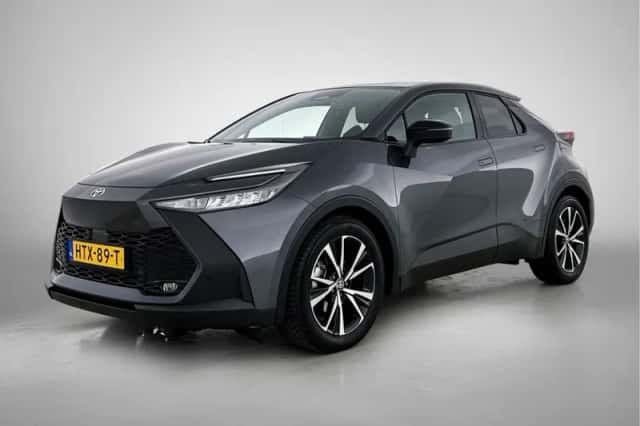 Toyota C-HR (2025) thumbnail 1