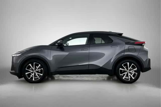 Toyota C-HR (2025) thumbnail 3