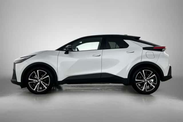 Toyota C-HR (2025) thumbnail 3
