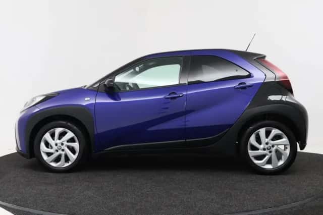 Toyota Aygo (2023) thumbnail 3