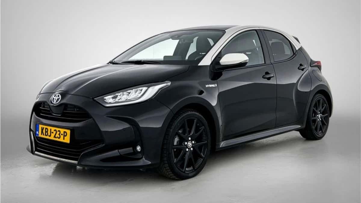 Toyota Yaris (2023) — foto 1