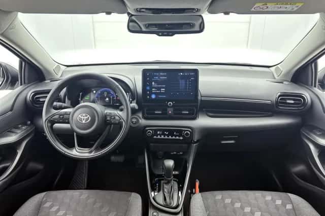 Toyota Yaris (2025) thumbnail 4