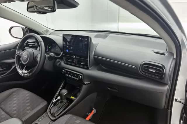 Toyota Yaris (2025) thumbnail 6