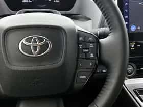 Toyota bZ4X (2025) thumbnail 14