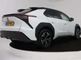 Toyota bZ4X (2025) thumbnail 3