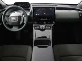 Toyota bZ4X (2025) thumbnail 6