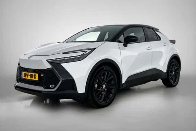Toyota C-HR (2024) thumbnail 1