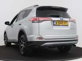 Toyota RAV4 (2017) thumbnail 16