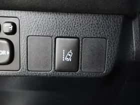 Toyota RAV4 (2017) thumbnail 39
