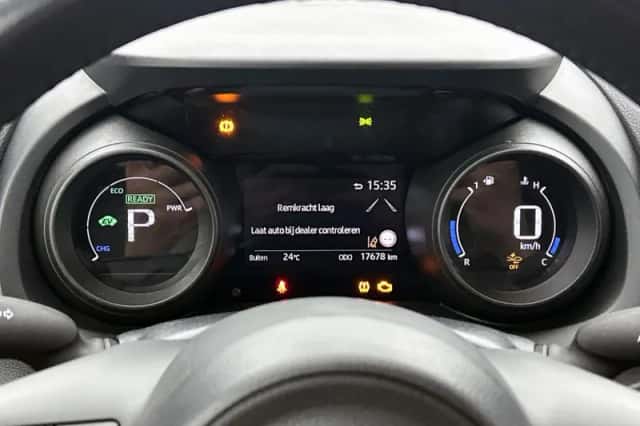 Toyota Yaris Cross (2024) thumbnail 5