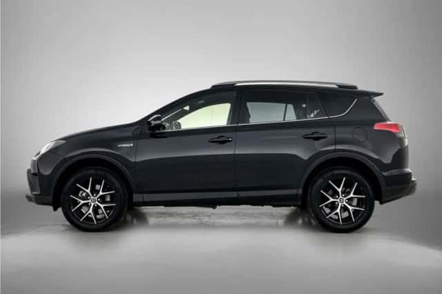 Toyota RAV4 (2017) thumbnail 3