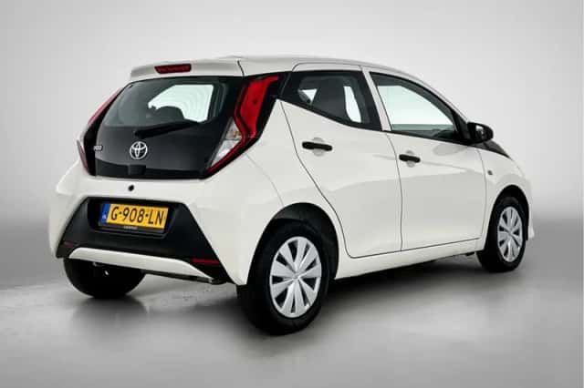 Toyota Aygo (2019) thumbnail 2