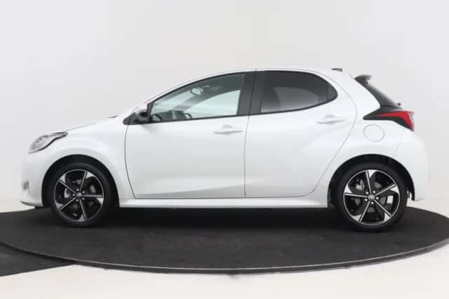 Toyota Yaris (2025) thumbnail 3