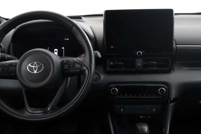 Toyota Yaris (2025) thumbnail 4