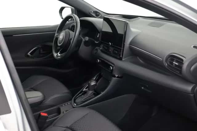 Toyota Yaris (2025) thumbnail 6