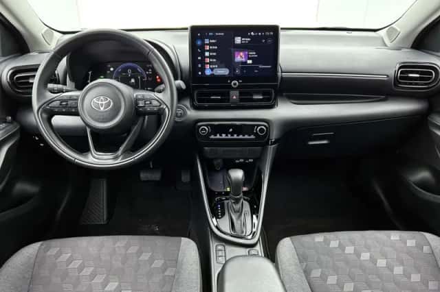 Toyota Yaris (2025) thumbnail 4