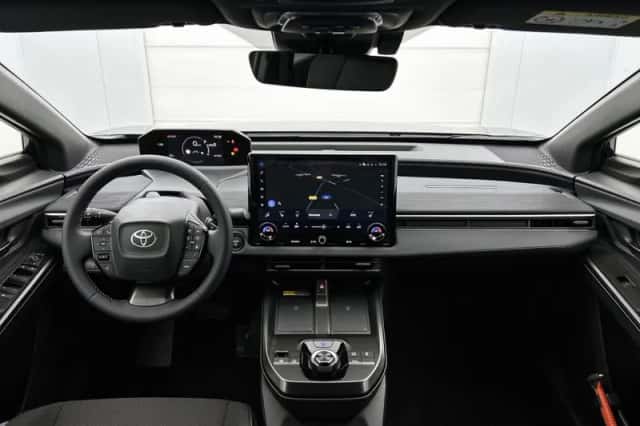 Toyota C-HR+ (2026) thumbnail 4