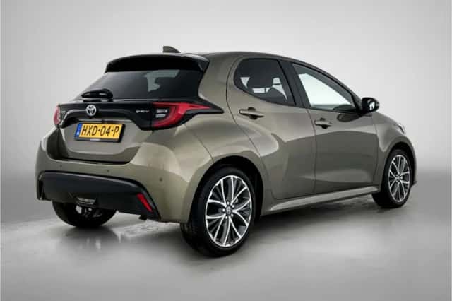 Toyota Yaris (2025) thumbnail 2