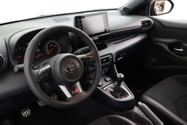 Toyota Yaris (2025) thumbnail 6