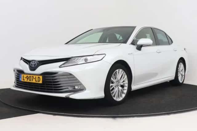 Toyota Camry (2021) thumbnail 1