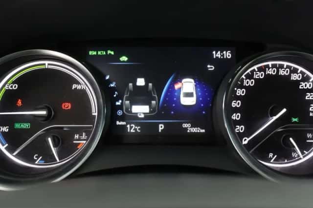 Toyota Camry (2021) thumbnail 5