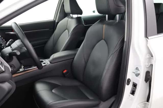 Toyota Camry (2021) thumbnail 6
