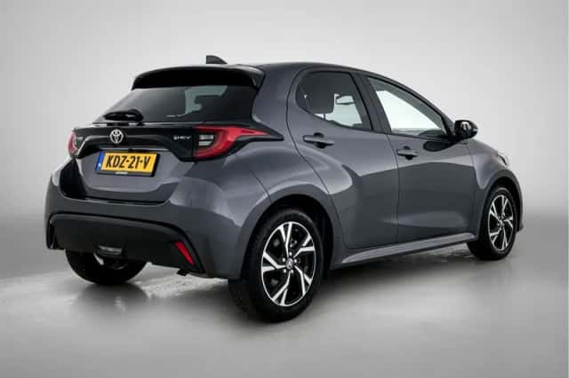 Toyota Yaris (2024) thumbnail 2