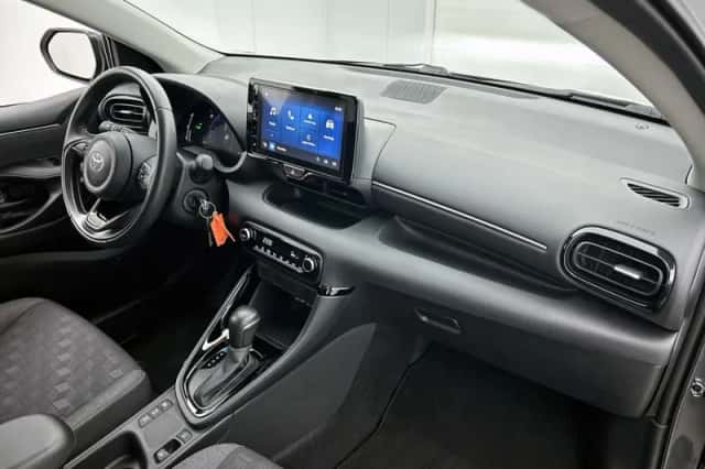 Toyota Yaris (2024) thumbnail 6