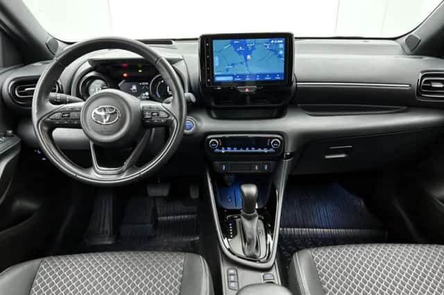 Toyota Yaris (2023) thumbnail 4