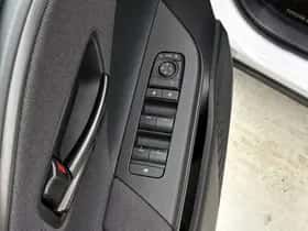 Toyota C-HR (2024) thumbnail 21