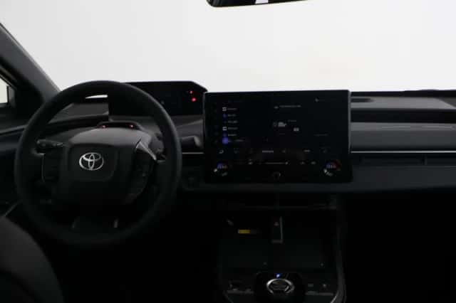 Toyota C-HR+ (2026) thumbnail 4