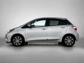 Toyota Yaris (2020) thumbnail 3