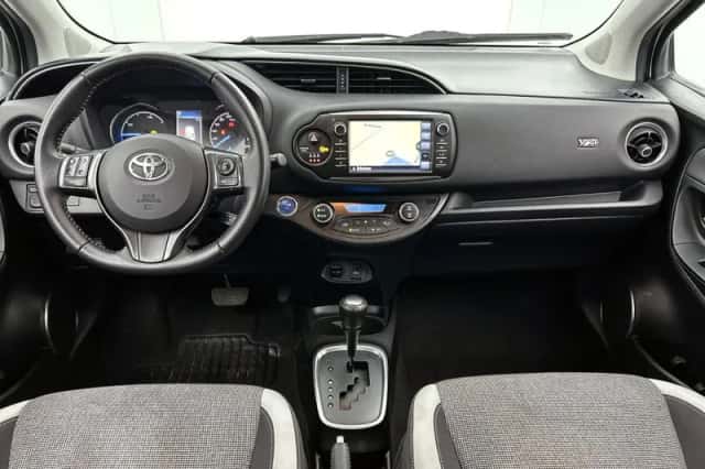 Toyota Yaris (2020) thumbnail 4