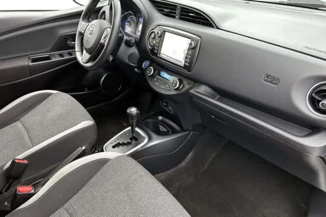 Toyota Yaris (2020) thumbnail 6