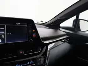 Toyota C-HR (2021) thumbnail 8