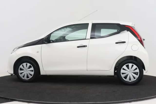 Toyota Aygo (2020) thumbnail 3