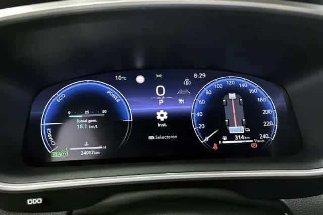 Toyota Corolla Cross (2025) thumbnail 5