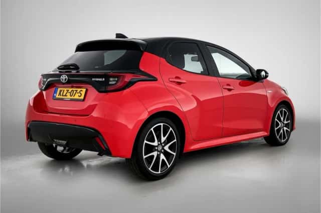 Toyota Yaris (2020) thumbnail 2