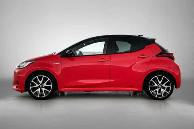 Toyota Yaris (2020) thumbnail 3