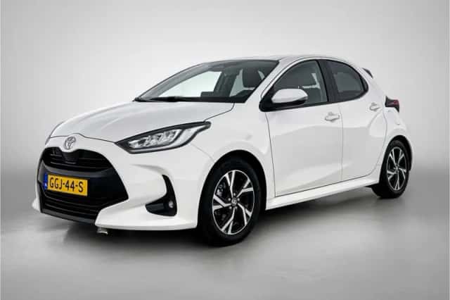 Toyota Yaris (2024) thumbnail 1