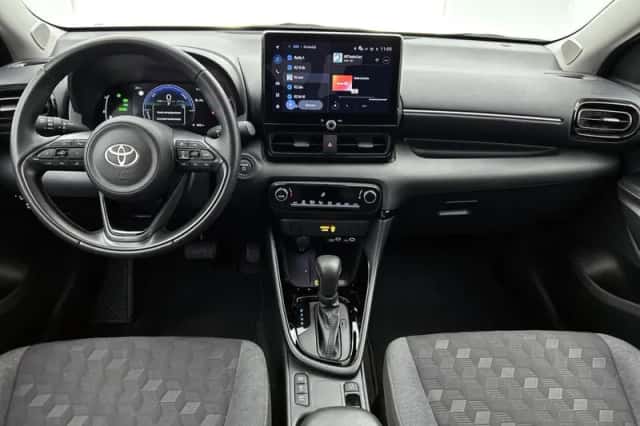 Toyota Yaris (2025) thumbnail 4
