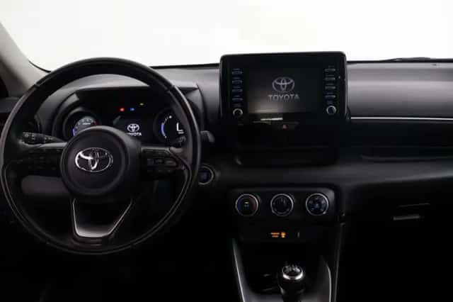 Toyota Yaris (2020) thumbnail 4