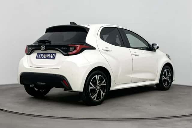 Toyota Yaris (2025) thumbnail 2