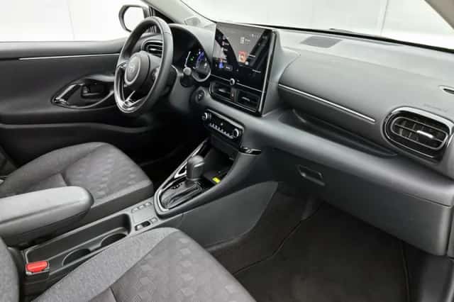 Toyota Yaris (2025) thumbnail 6