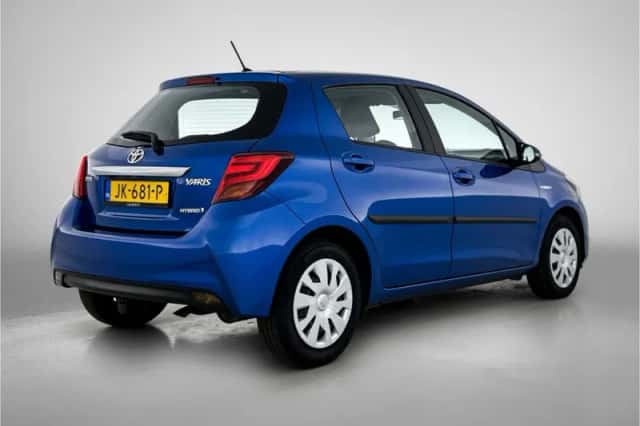 Toyota Yaris (2016) thumbnail 2