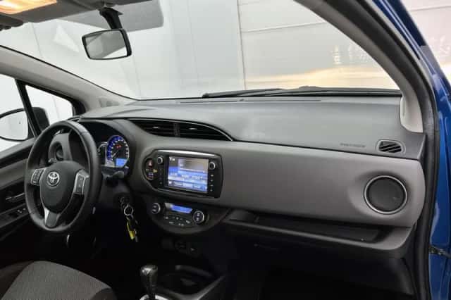 Toyota Yaris (2016) thumbnail 6