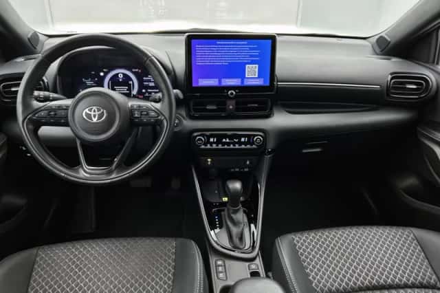 Toyota Yaris (2024) thumbnail 4