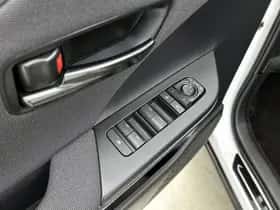 Toyota C-HR (2024) thumbnail 22