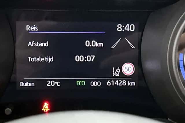 Toyota Yaris (2021) thumbnail 5