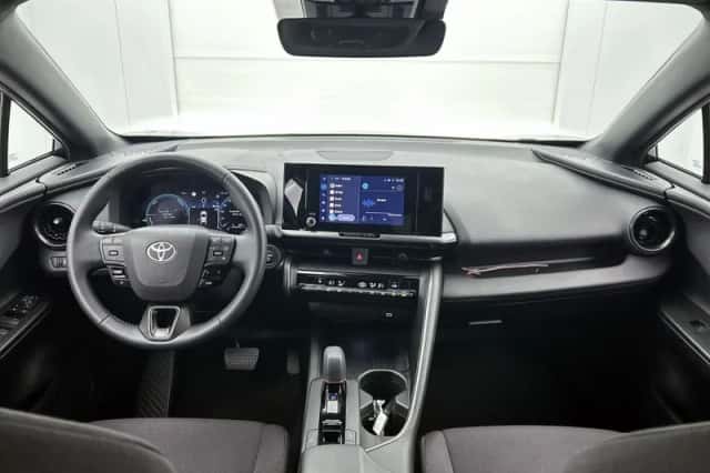 Toyota C-HR (2025) thumbnail 4